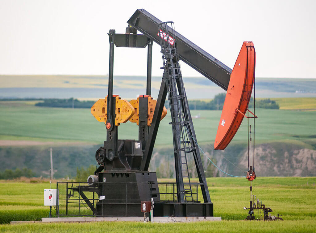 Perfuração de petróleo alimenta a crença de que net zero é um engodo.