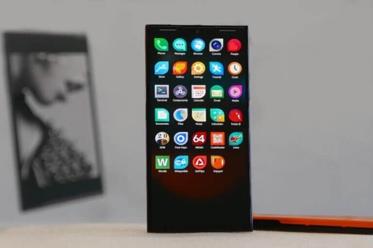 Imagem do celular Jolla ilustra o post cujo título diz que o smartphone Jolla Linux prioriza a privacidade dos usuários.