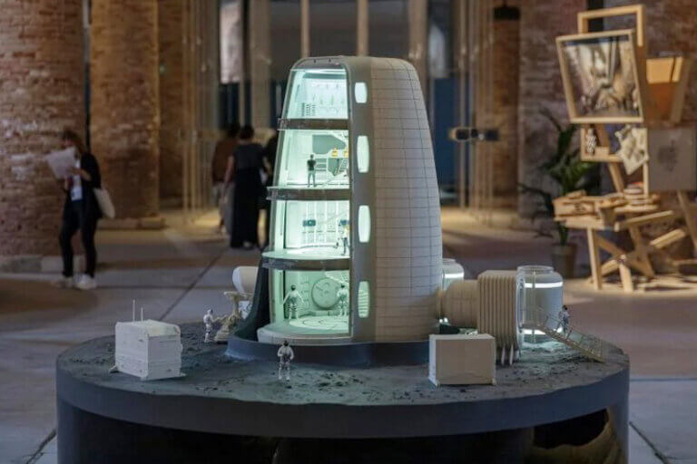 Imagem da maquete de um módulo espacial ilustra o post cujo título pergunta: Arquitetura espacial: quem controlará a vida fora da Terra?